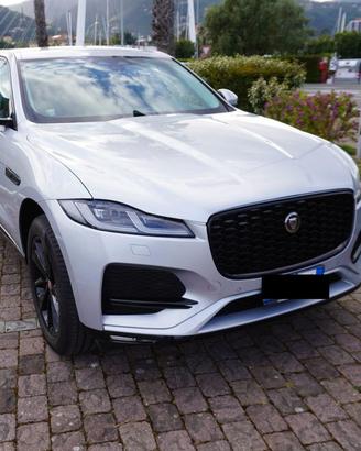Jaguar F Pace