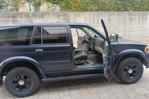 AUTOVETTURA MITSUBISCI