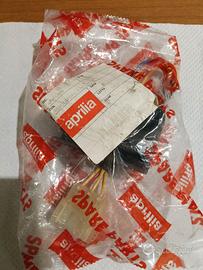 Regolatore di tensione originale Aprilia ap8112906