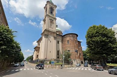 Monolocale a Rho in zona servitissima dai mezzi