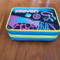 astuccio seven con matite colorate e pennarelli 