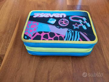 astuccio seven con matite colorate e pennarelli 