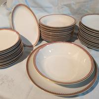 Servizio 42 piatti porcellana fine di
Boemia H&C