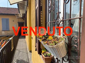 MONOLOCALE A BUSSERO