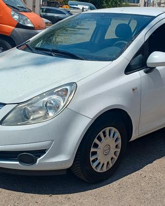 opel corsa 1.0 gpl con scadenza gpl 2032 