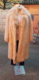 pelliccia di visone bianco