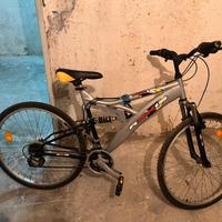 Bicicletta mountain bike 