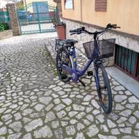 Bicicletta con pedalata assistita