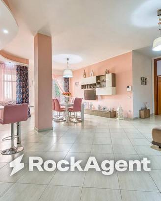 Appartamento di 179 m² con 4 locali a Casoria