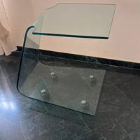 Tavolino in vetro con ripiano