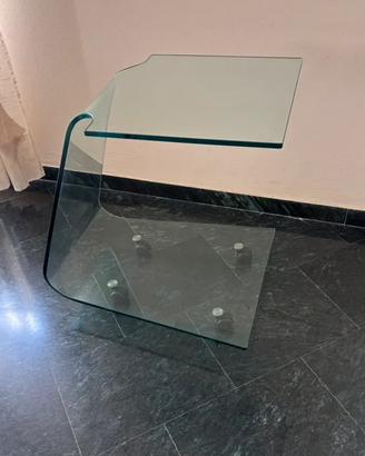 Tavolino in vetro con ripiano