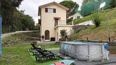 Villa di 200 m² con più di 5 locali a Genova