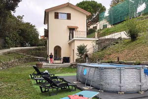 Villa di 200 m² con più di 5 locali a Genova