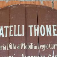 INSEGNA PUBBLICITARIA THONET