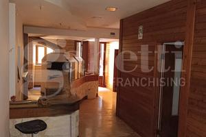 Locale commerciale su due livelli