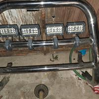 Bull  bar con faretti per Nissan Navara d22 