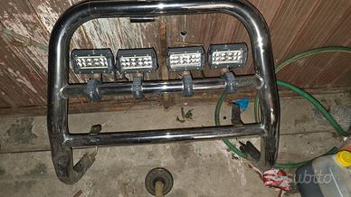 Bull  bar con faretti per Nissan Navara d22 