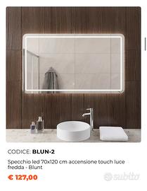 Specchio con luce a led