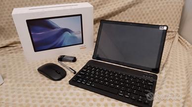 Tablet con tastiera e accessori 
