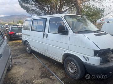 Volkswagen Caravelle/Multivan Caravelle 2.5 TDI/10