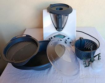 Bimby Vorwerk TM31 + libro e altro materiale 