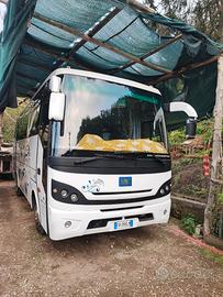 Bus MIDILUX BMC usato