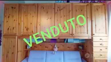 Armadio a ponte in pino