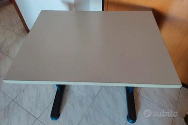 scrivania - postazione PC