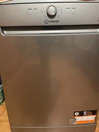 Lavastoviglie Indesit