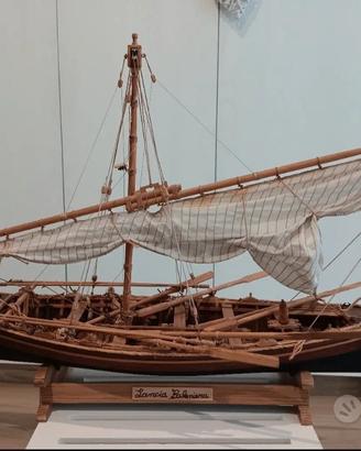 Modellino in legno lancia Baleniera
