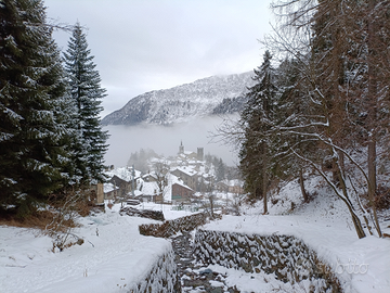 Piccola baita in montagna