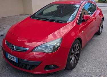 Opel Astra GTC J Benzina- GPL