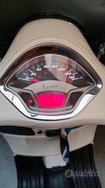 vespa 300 gts
