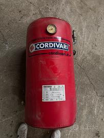 Accumulatore serbatoio acqua sanitaria termosifoni