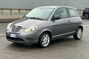 Lancia Ypsilon 1.3 MJT 75 CV Unyca