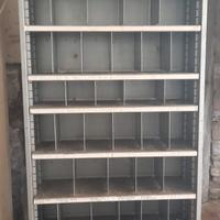 SCAFFALATURA IN METALLO VINTAGE
