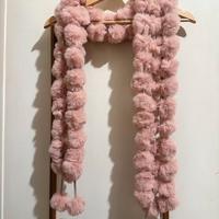 Collo con pompon in Finta pellicc ia