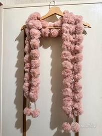 Collo con pompon in Finta pellicc ia