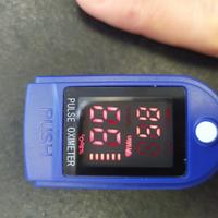 Ossimetro blu portatile saturimetro pulsossimetro