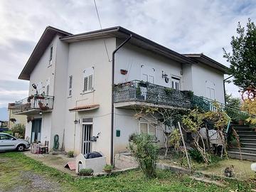 Casa indipendente 280 mq con terreno di mq 5000