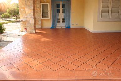 Confortevole Bilocale Ammobiliato in Villa