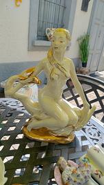 Scultura di nudo di donna su pesce vintage Ceramic