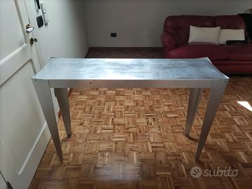 Consolle in foglia d'argento