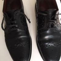 Scarpe di pelle nera inglesi