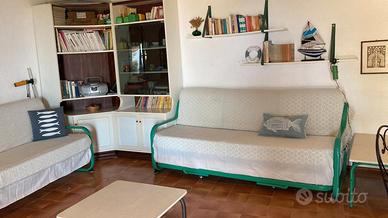 Divani letto e armadio 