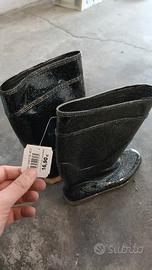 Stivali anti pioggia nuovi con cartellino