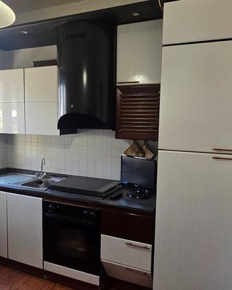 ARREDAMENTO DI VARIO TIPO