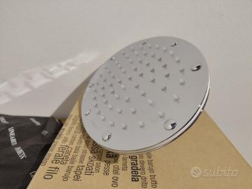 Soffione doccia Lineabeta con braccio