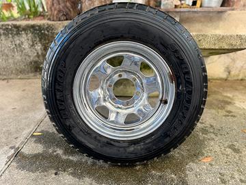 Cerchio per Toyota 4x4 da 16” con pneumatico