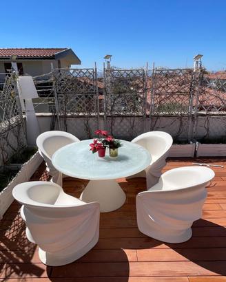 4 Poltrone DRIADE MODESTY VEILED + Tavolo Luminoso